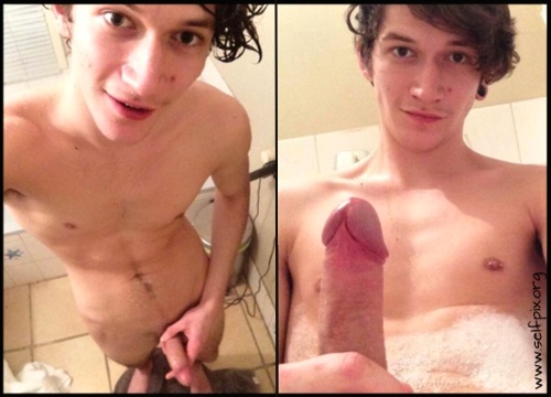 21 year old Camden  Nude Bathroom Self Pictures_SELFPIX
